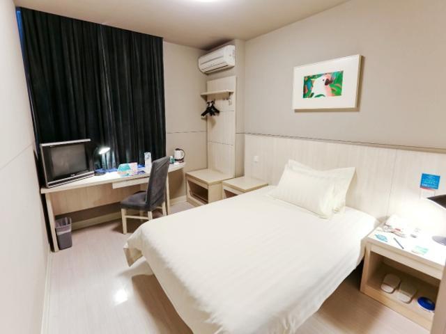 Jingjiang Inn Shanghai Minsheng Road Екстер'єр фото