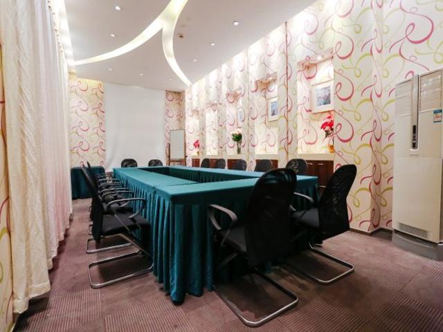 Jingjiang Inn Shanghai Minsheng Road Екстер'єр фото