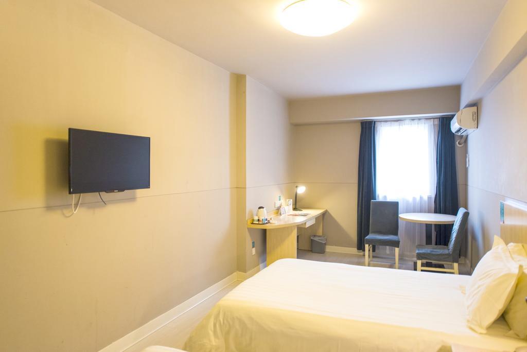 Jingjiang Inn Shanghai Minsheng Road Екстер'єр фото
