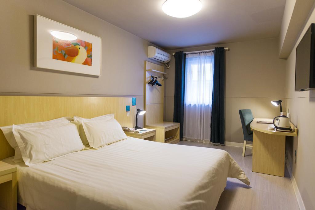 Jingjiang Inn Shanghai Minsheng Road Екстер'єр фото