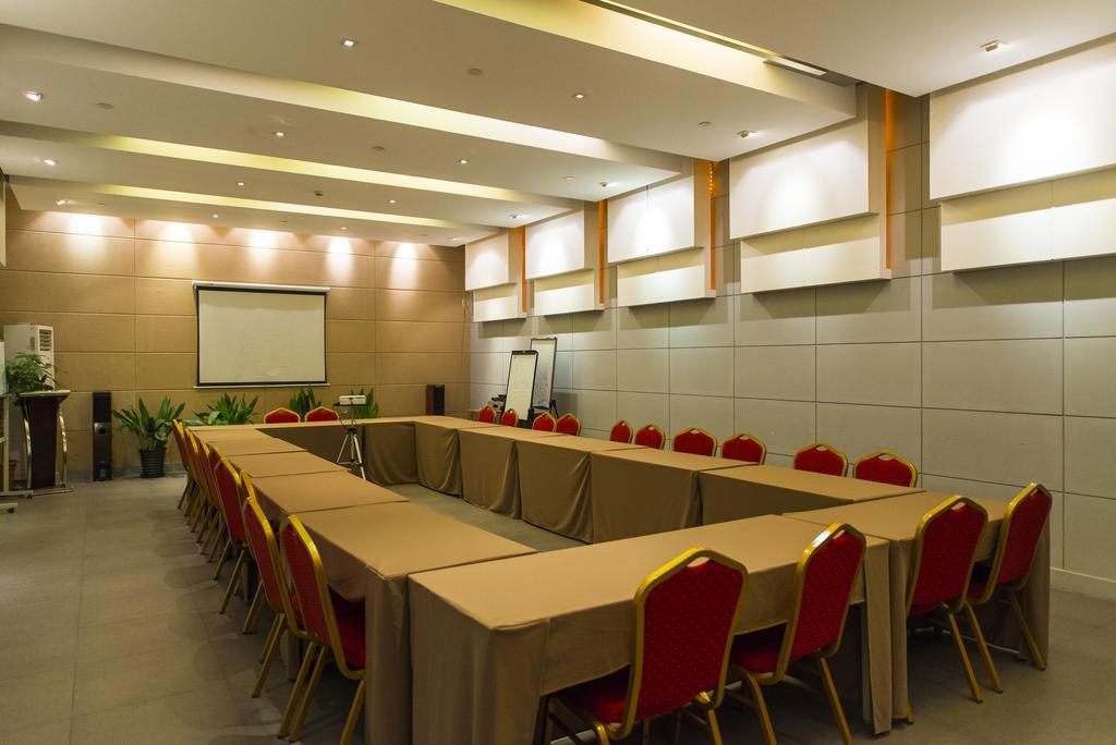Jingjiang Inn Shanghai Minsheng Road Екстер'єр фото