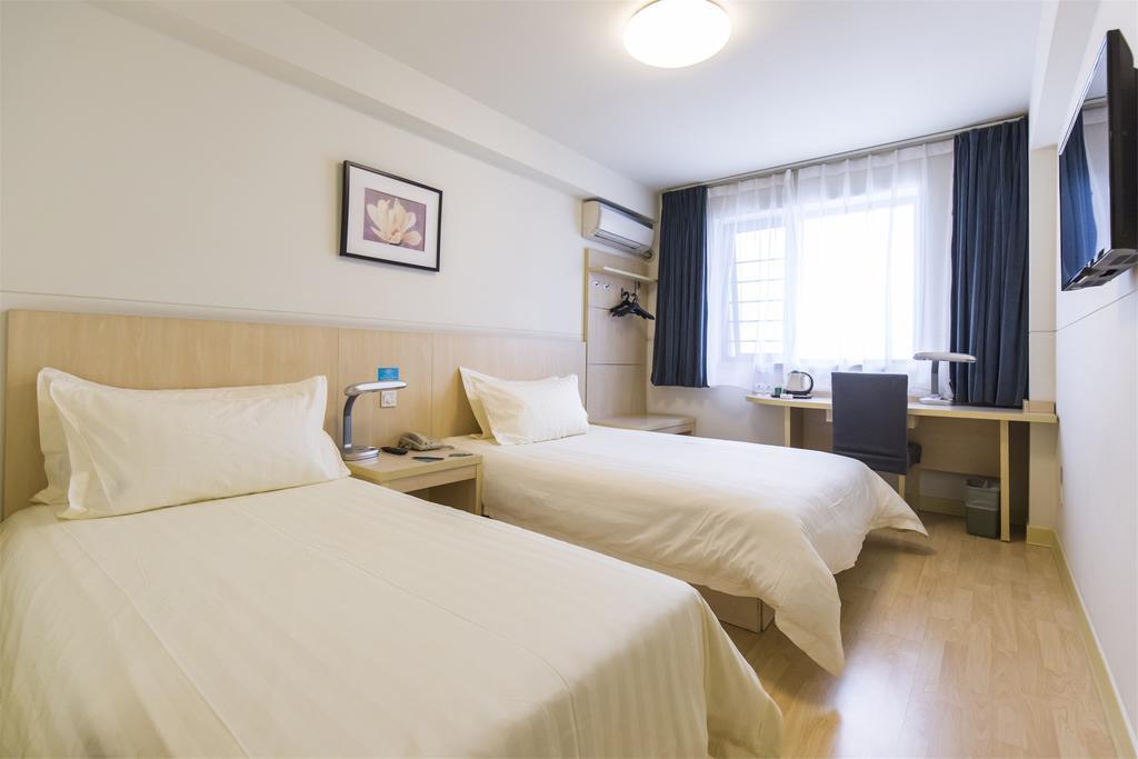 Jingjiang Inn Shanghai Minsheng Road Екстер'єр фото