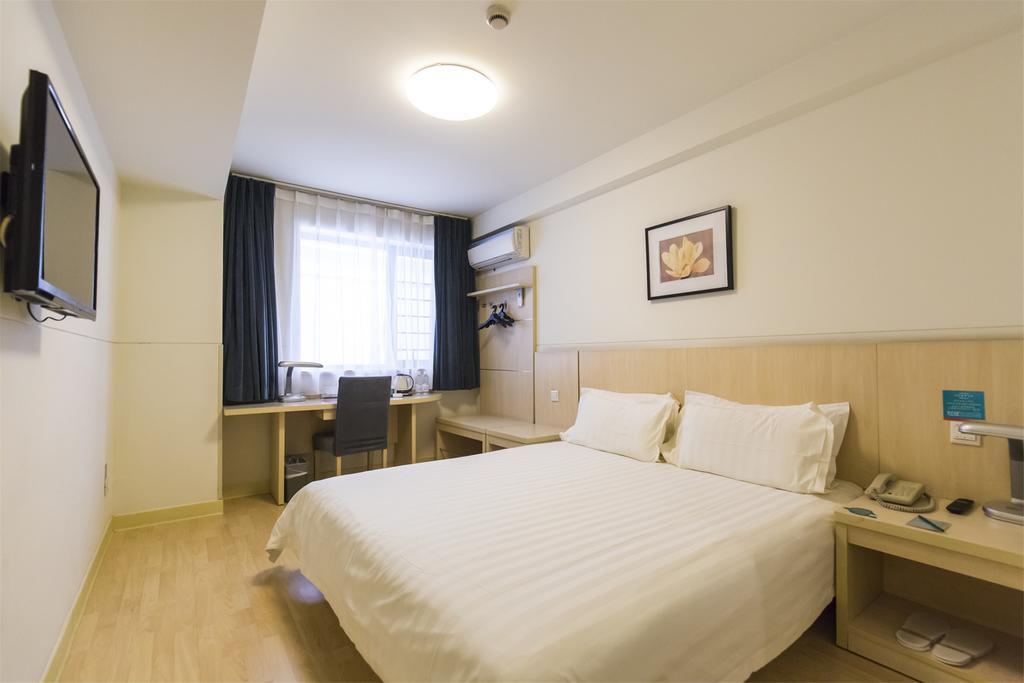 Jingjiang Inn Shanghai Minsheng Road Екстер'єр фото