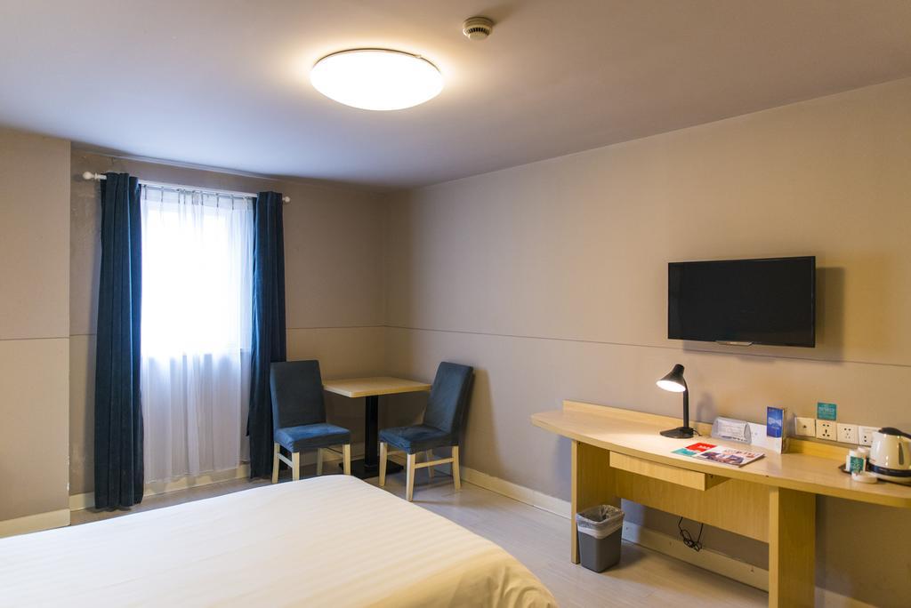 Jingjiang Inn Shanghai Minsheng Road Екстер'єр фото
